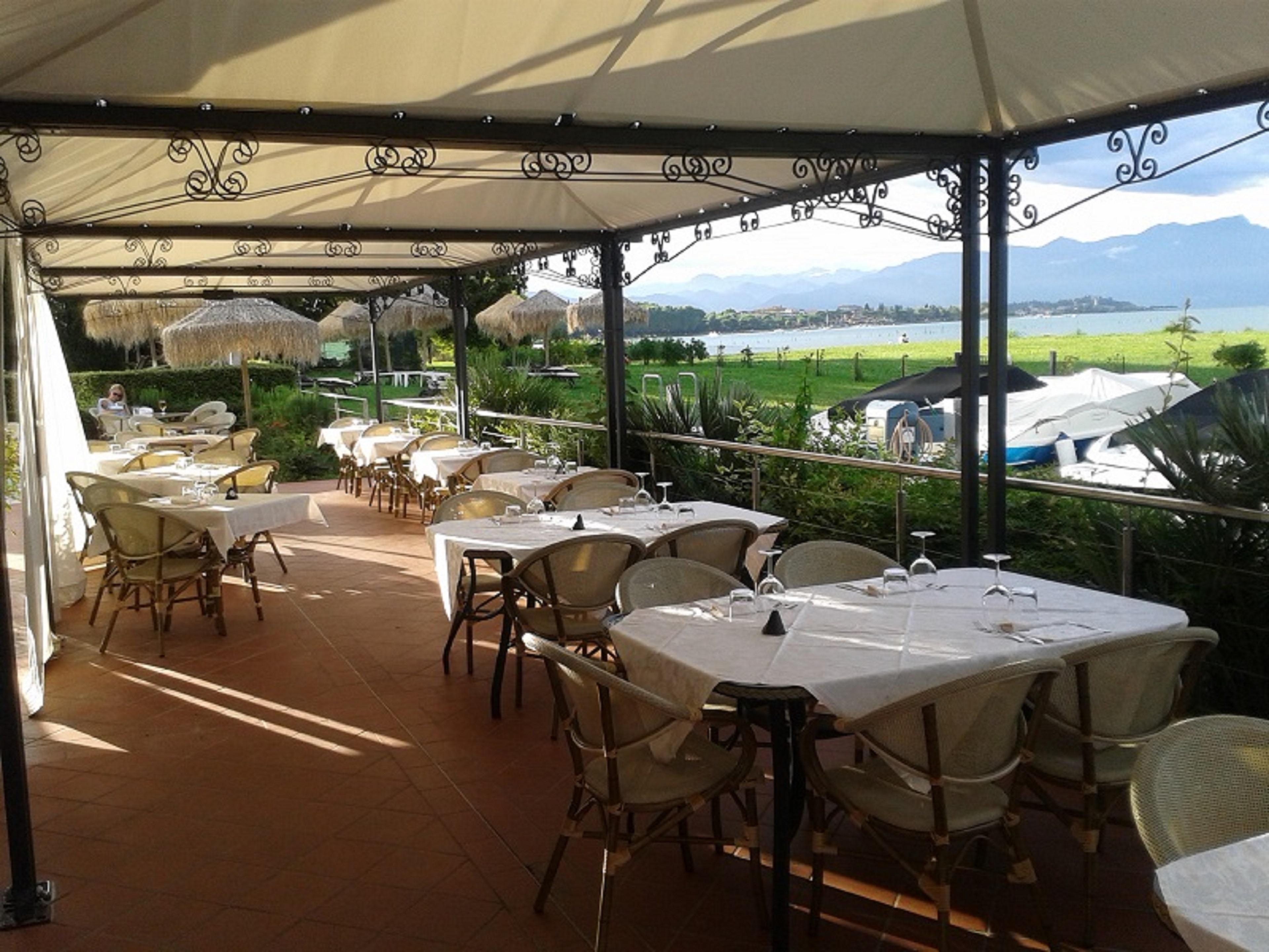 Yachting Hotel Mistral Sirmione Exterior foto