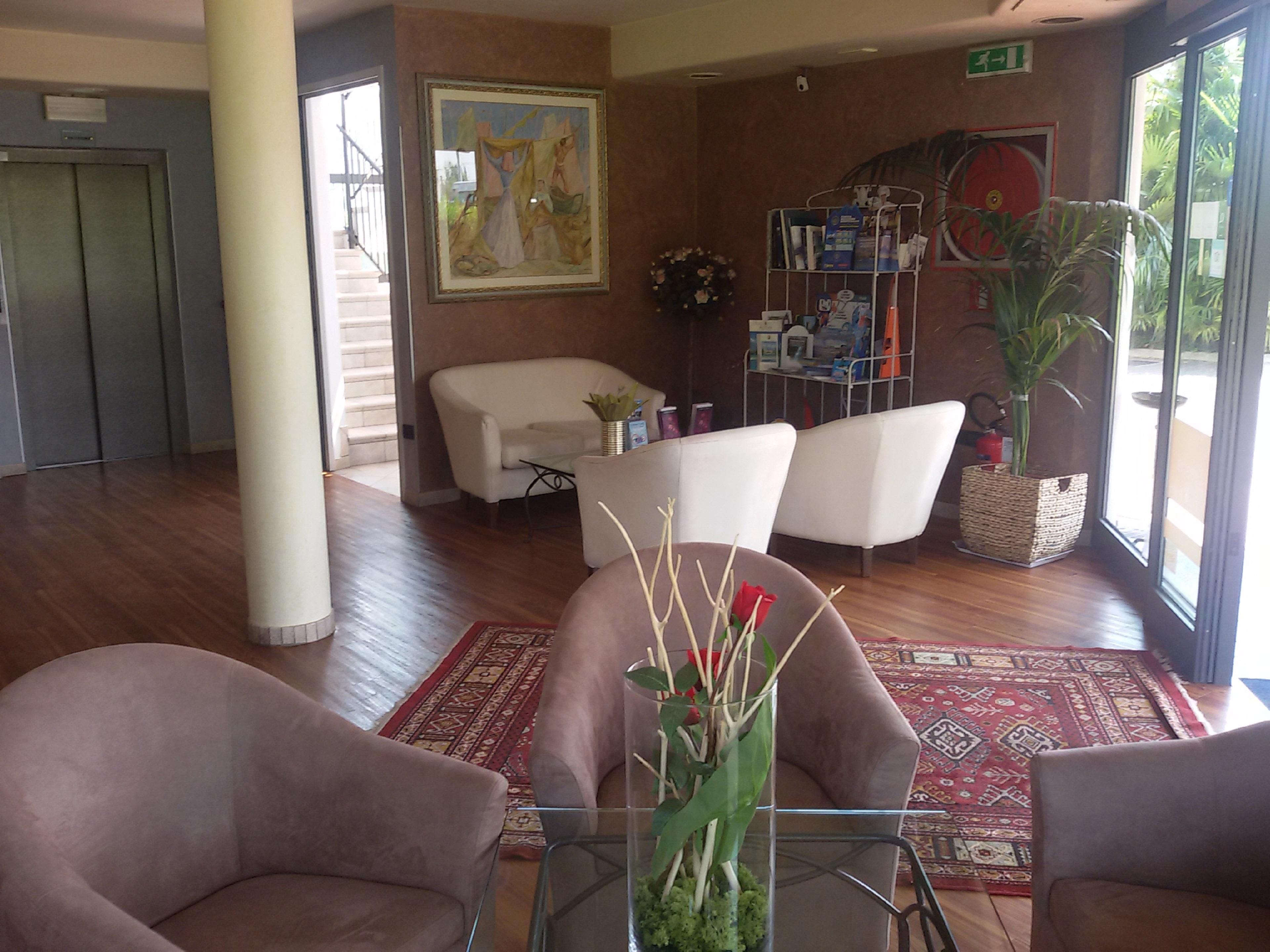 Yachting Hotel Mistral Sirmione Exterior foto