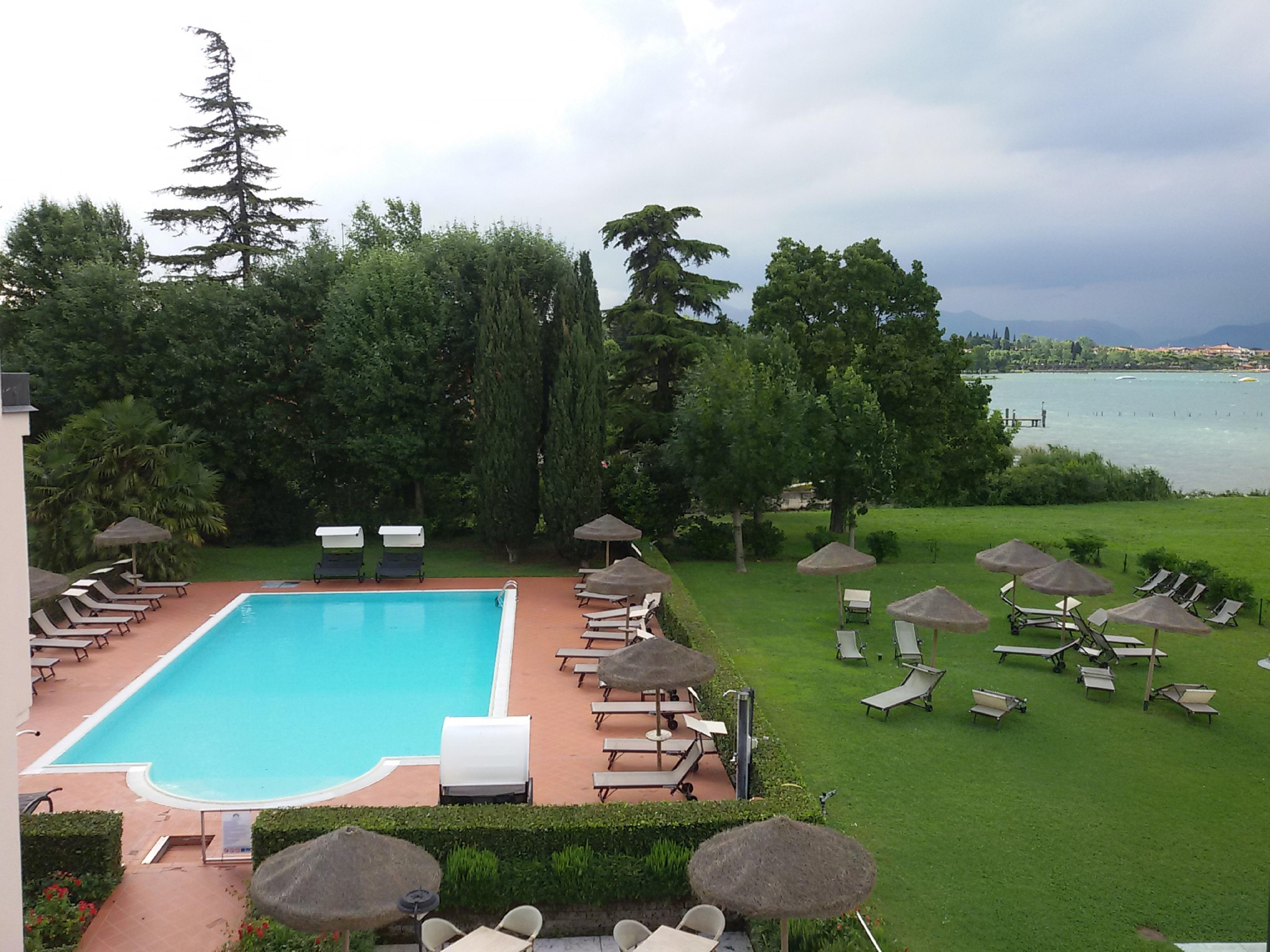 Yachting Hotel Mistral Sirmione Exterior foto