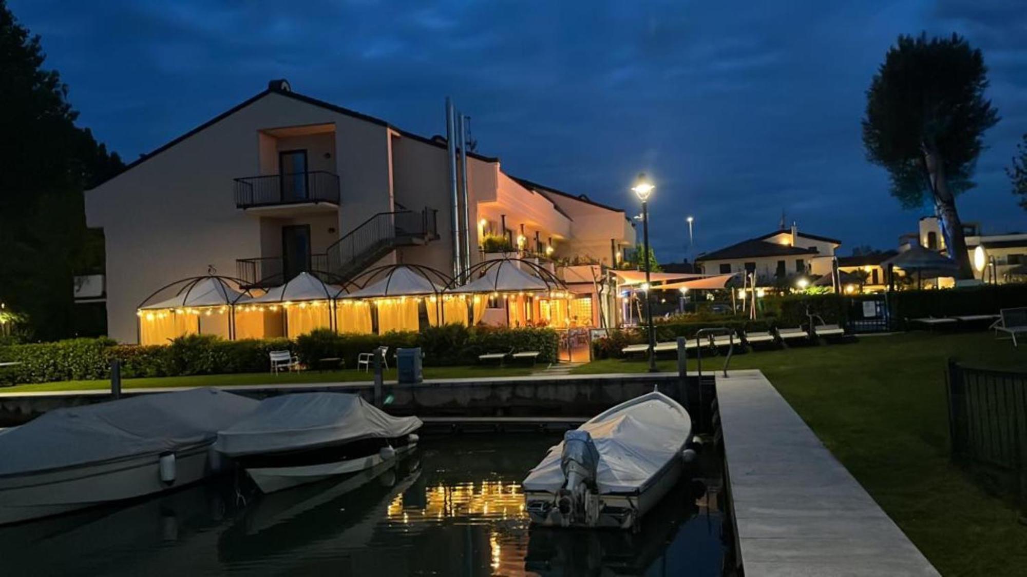 Yachting Hotel Mistral Sirmione Exterior foto